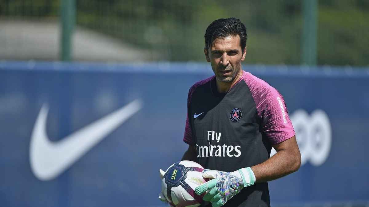 Буффон дебютировал за "ПСЖ" и пропустил два гола Буффон дебютировал за "ПСЖ" и пропустил два гола