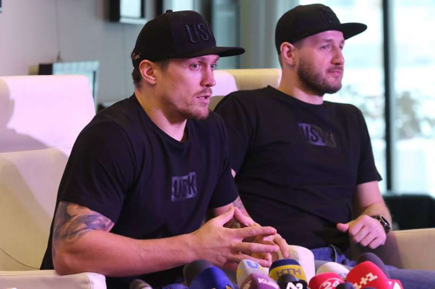 Усик остался без тренера перед поединком с Гассиевым