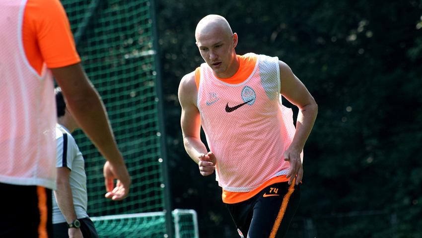 Игрок "Шахтера" и сборной Украины неожиданно побрился налысо