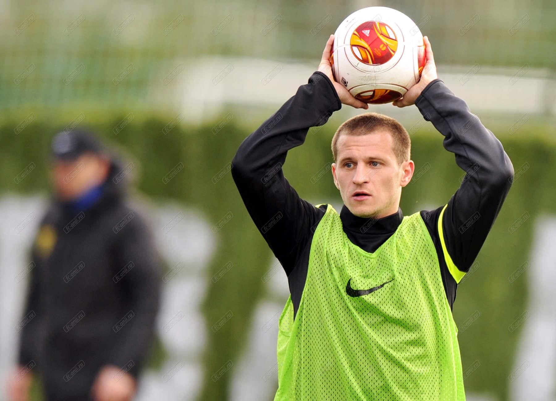 "Трансферная бимба": Алиева представили в качестве игрока любительского клуба "Трансферная бимба": Алиева представили в качестве игрока любительского клуба