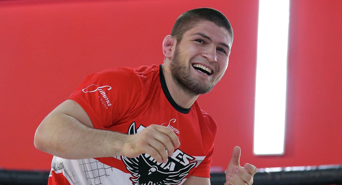 Россиянин Нурмагомедов вляпался в громкий скандал, поиздевавшись над нищим: видео Россиянин Нурмагомедов вляпался в громкий скандал, поиздевавшись над нищим: видео