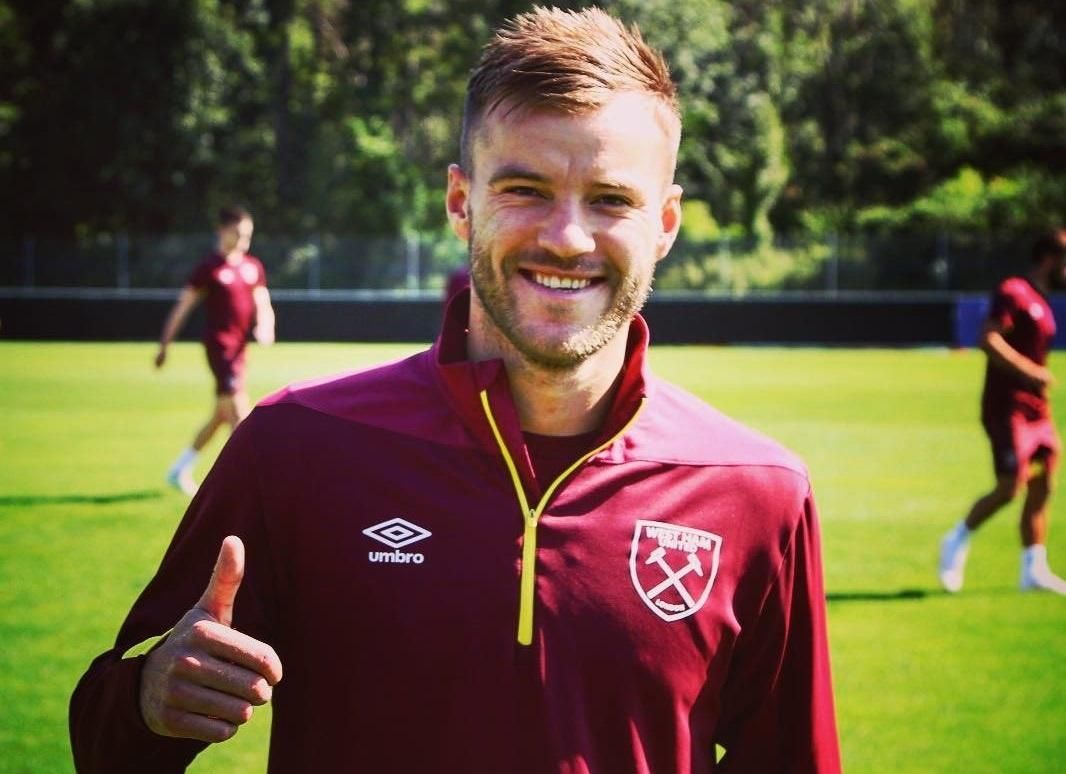 Ярмоленко провел больше 20 минут в игре против "Борнмута" Ярмоленко провел больше 20 минут в игре против "Борнмута"