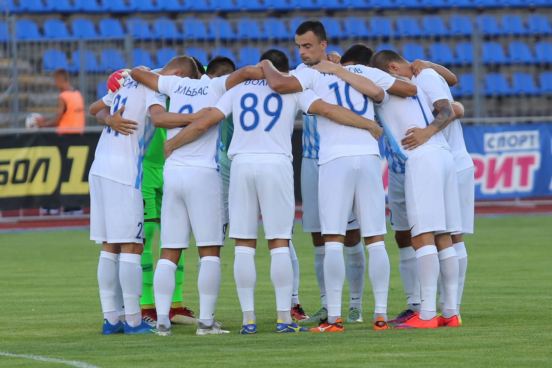"Десна" сыграла в ничью с "Карпатами", выигрывая в матче 2:0