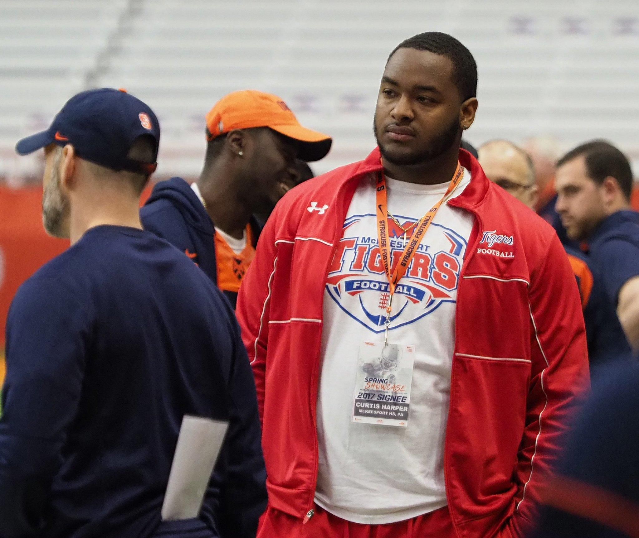 В США боксер сбежал с ринга после начала боя: курьезное видео В США боксер сбежал с ринга после начала боя: курьезное видео