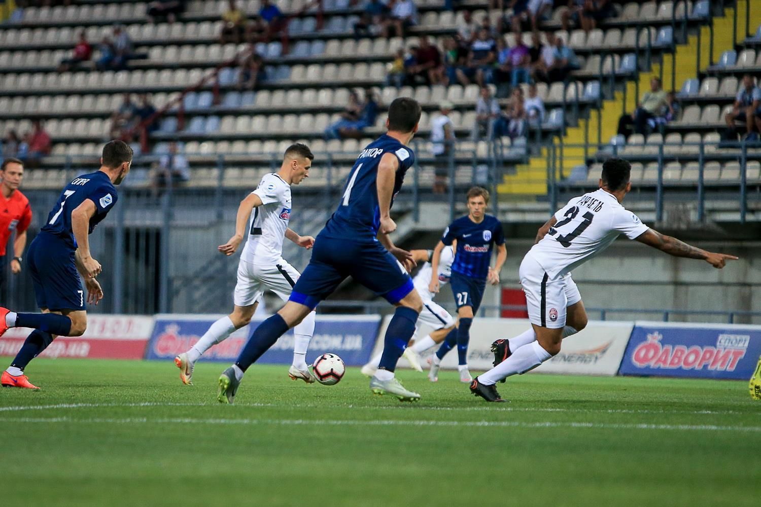 Заря – Десна: видео голов и моментов матча УПЛ Заря – Десна: видео голов и моментов матча УПЛ