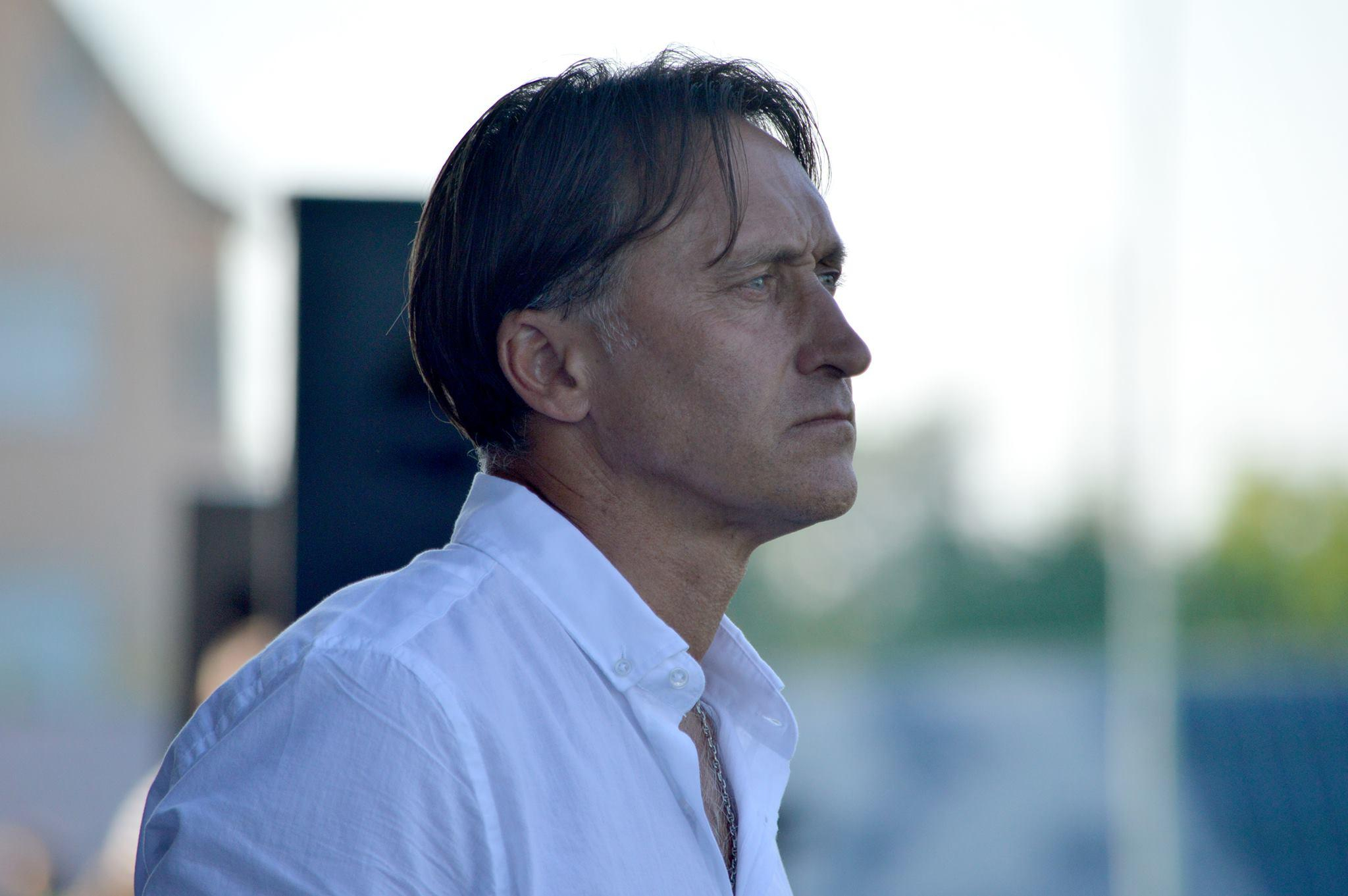 Если женщина не разбирается в футболе, ей надо рожать детей, – украинский тренер