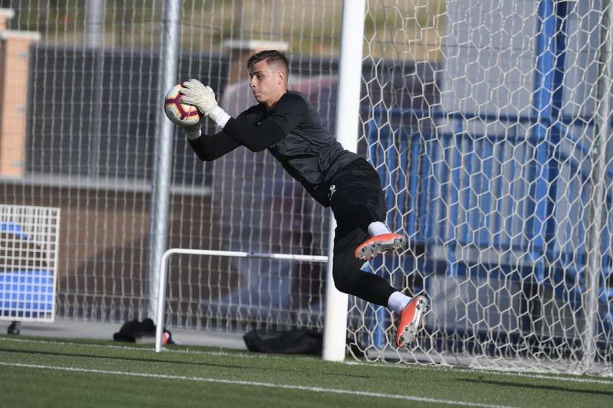 Лунін провів перше тренування за новий клуб: відео Лунін провів перше тренування за новий клуб: відео