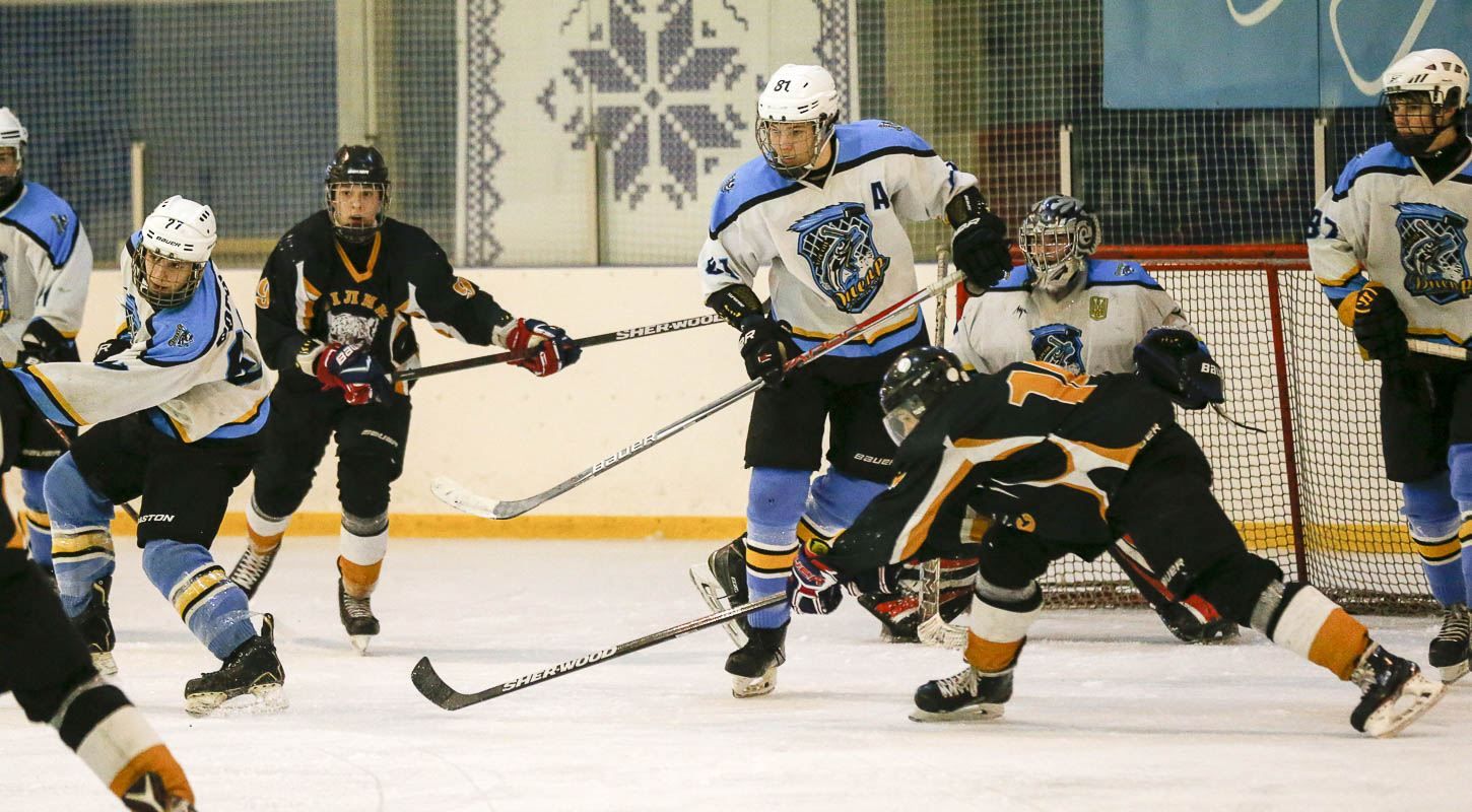 "Білий Барс" і "Дніпро" зіграють два товариські поєдинки "Білий Барс" і "Дніпро" зіграють два товариські поєдинки