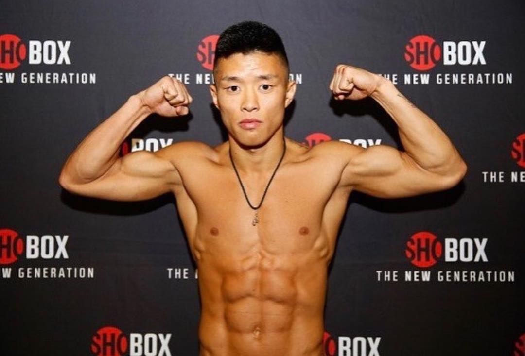 Украинский боксер бросил вызов непобедимому чемпиону мира Украинский боксер бросил вызов непобедимому чемпиону мира