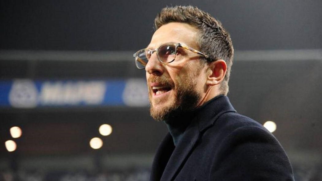 Тренер італійської "Роми" зламав руку під час святкування голу: відео Тренер італійської "Роми" зламав руку під час святкування голу: відео