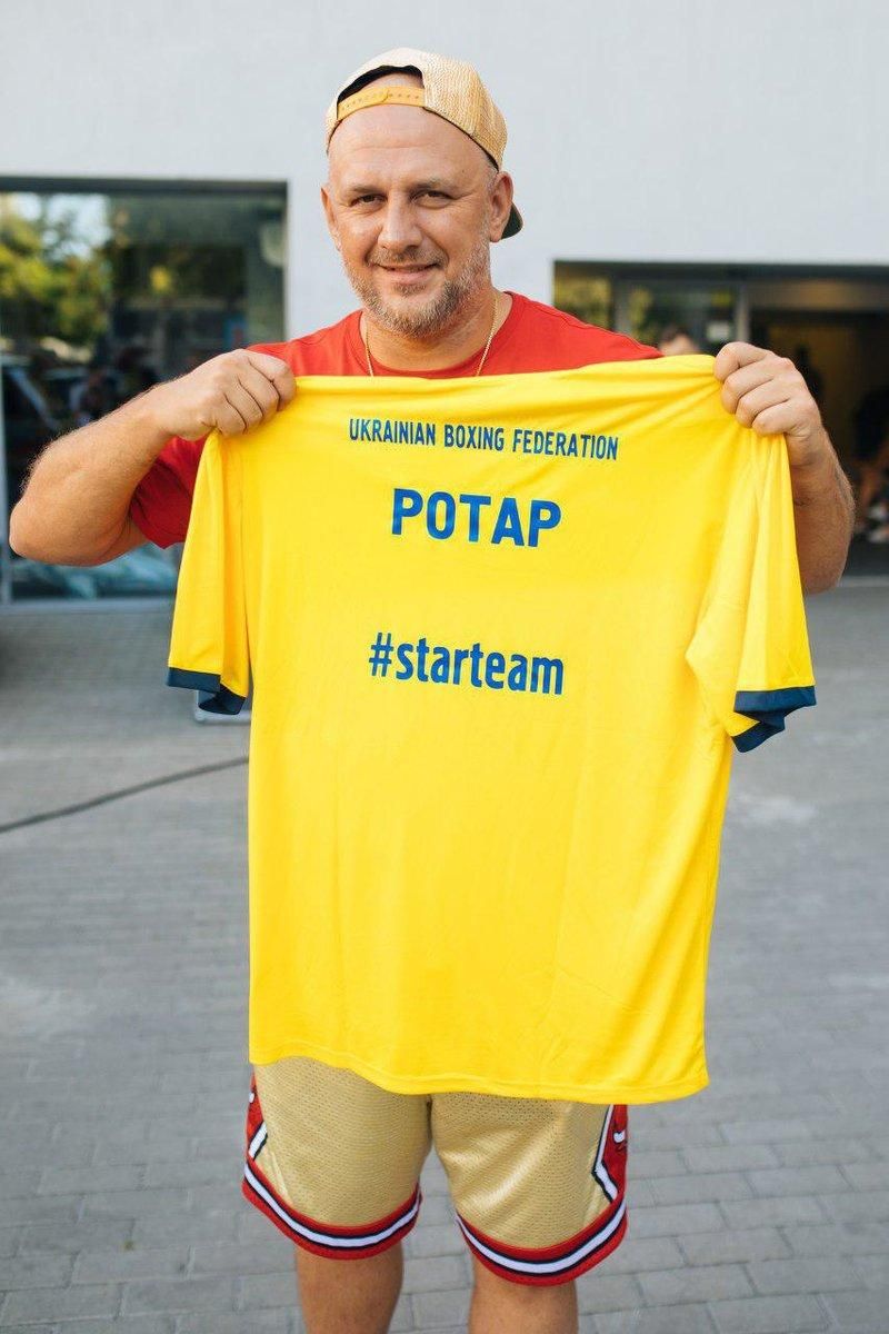 Певец Потап стал звездным членом сборной Украины по боксу