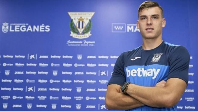 "Леганес" представил Андрея Лунина, которого арендовал у "Реала" "Леганес" представил Андрея Лунина, которого арендовал у "Реала"