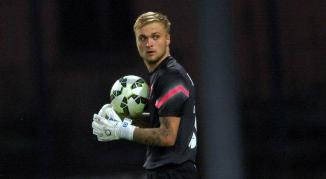 Вратарь сборной Украины перешел из "Шахтера" в "Карпаты" Вратарь сборной Украины перешел из "Шахтера" в "Карпаты"