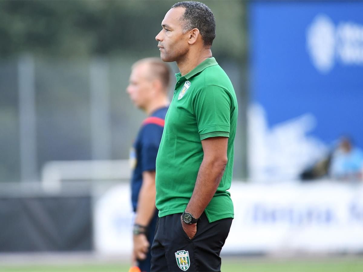 Наставник "Карпат" визнаний кращим тренером 7-го туру УПЛ Наставник "Карпат" визнаний кращим тренером 7-го туру УПЛ