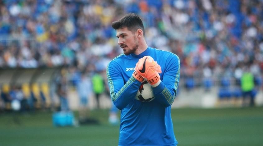Вратарь сборной Украины получил повреждение перед матчем Лиги наций