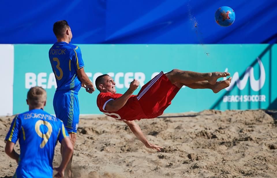 Збірна України з пляжного футболу розгромно поступилась Росії: відео голів Збірна України з пляжного футболу розгромно поступилась Росії: відео голів