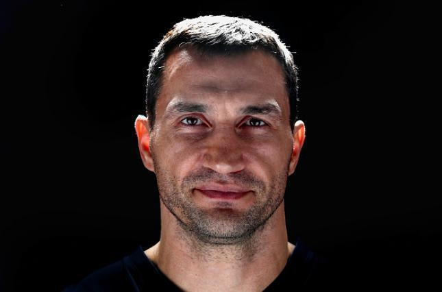 Владимир Кличко опубликовал курьезное видео с падением в воду