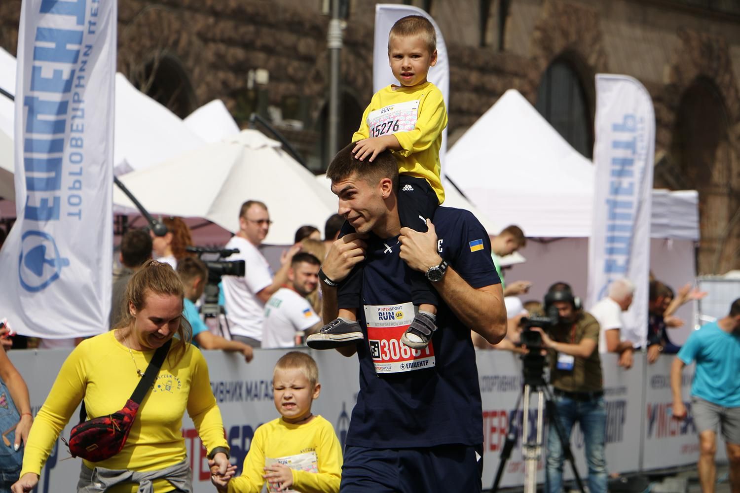 Зіркові гравці збірної України з баскетболу взяли участь у благодійному забігу: фото Зіркові гравці збірної України з баскетболу взяли участь у благодійному забігу: фото