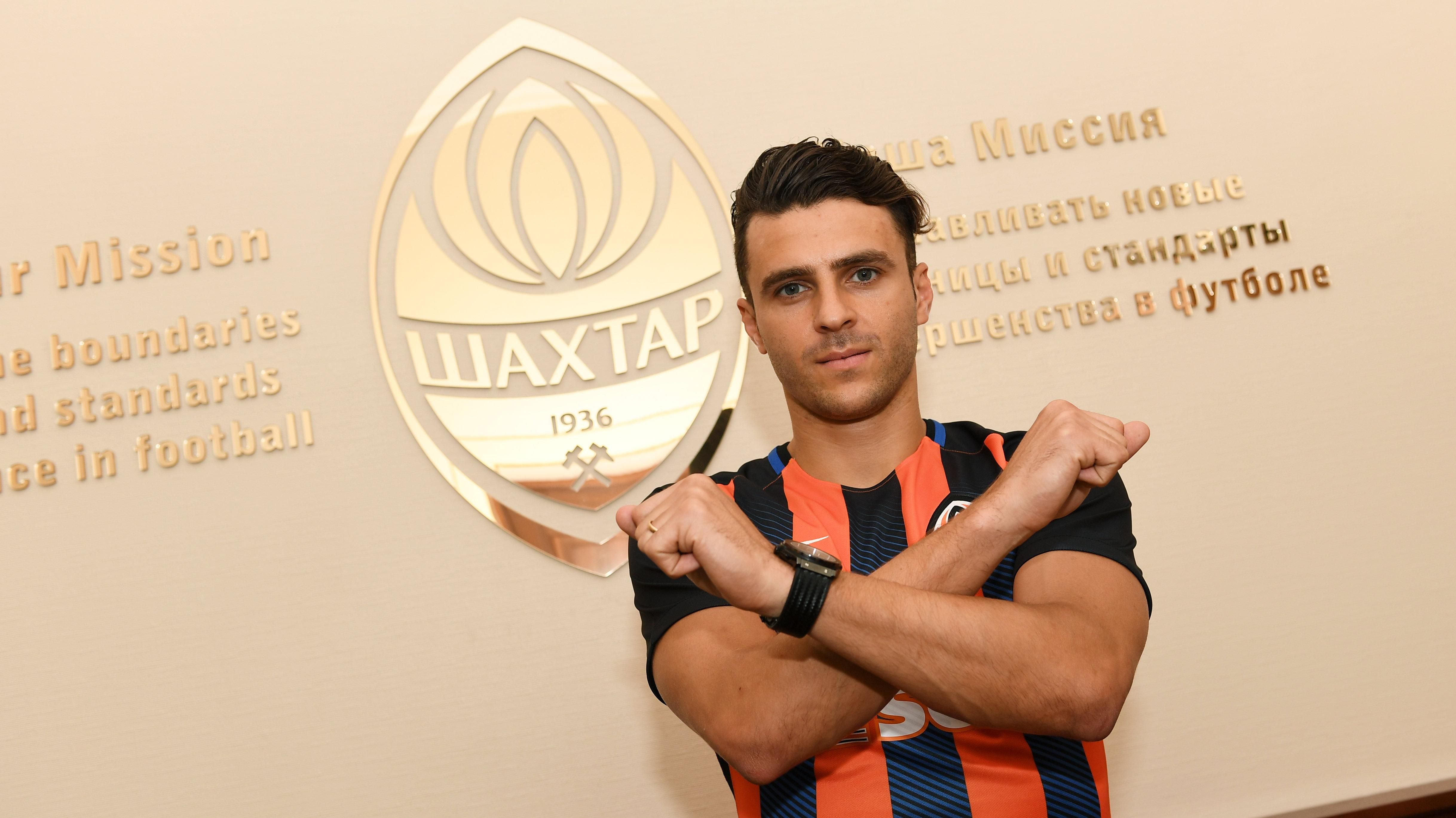 Экс-игрок "Динамо" стал лучшим игроком августа в "Шахтере" Экс-игрок "Динамо" стал лучшим игроком августа в "Шахтере"