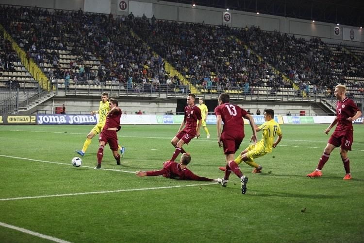 Сборная Украины благодаря чудо-голу на последних минутах матча победила Андорру