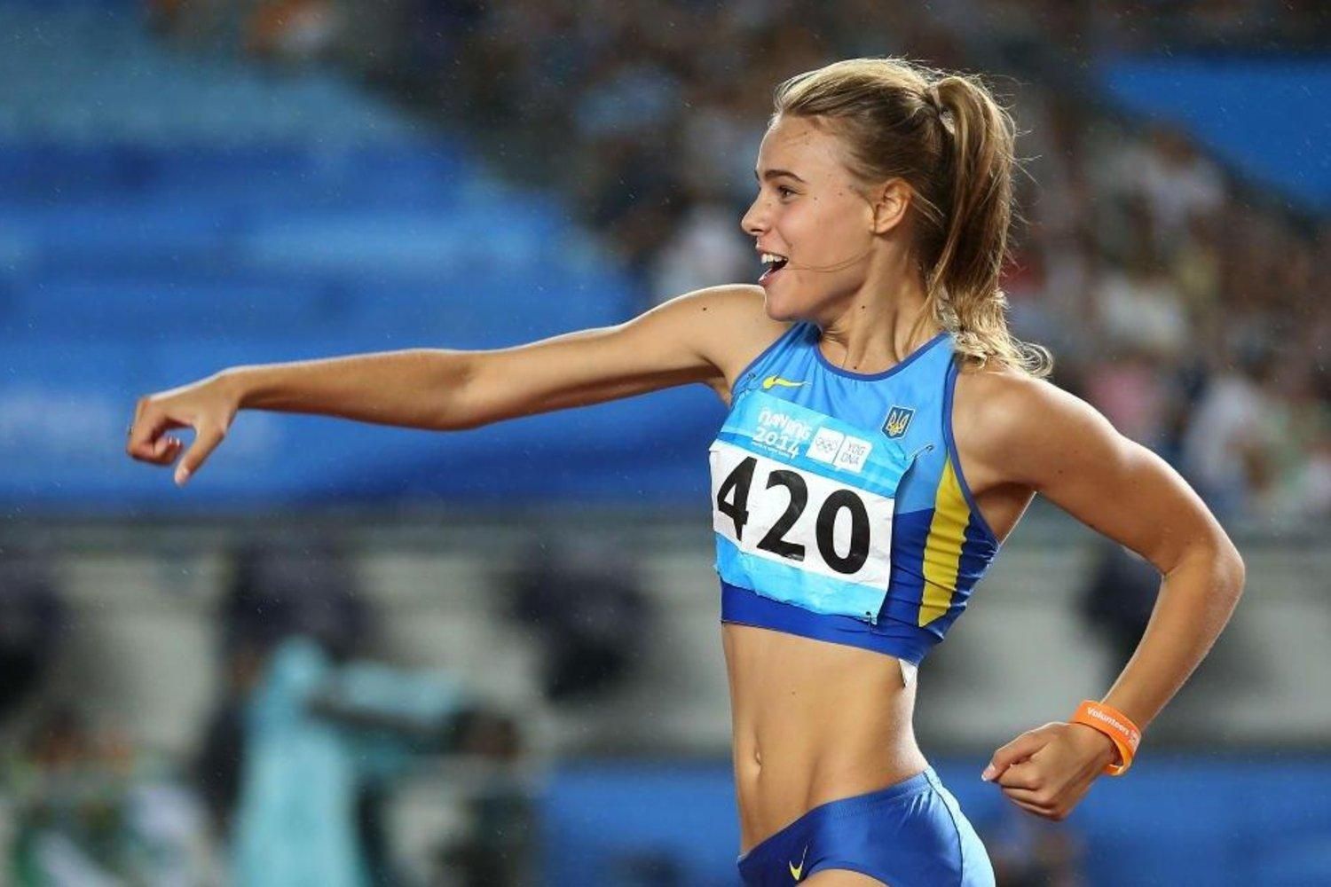 Украинская легкоатлетка исполнила зажигательный танец на разминке: видео