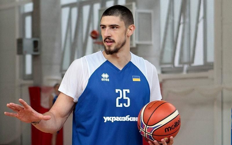 Гравці NBA Олексій Лень та Святослав Михайлюк проведуть автограф-сесію у Києві Гравці NBA Олексій Лень та Святослав Михайлюк проведуть автограф-сесію у Києві