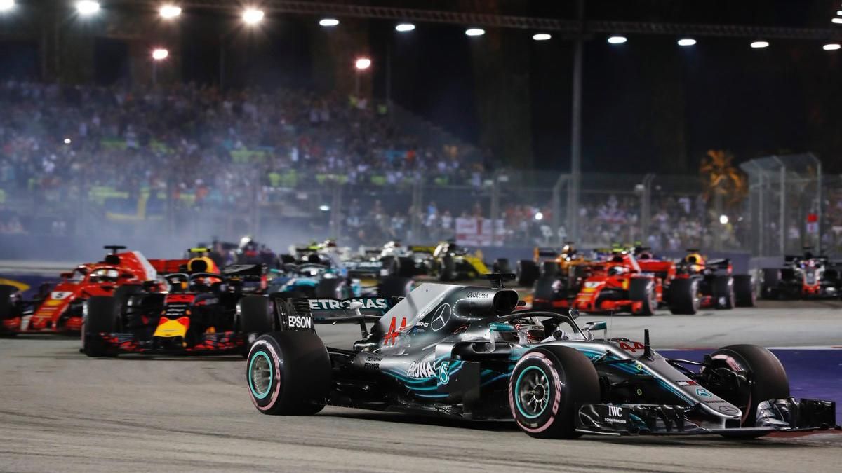 Формула-1: Хемитон победил на гран-при Сингапура