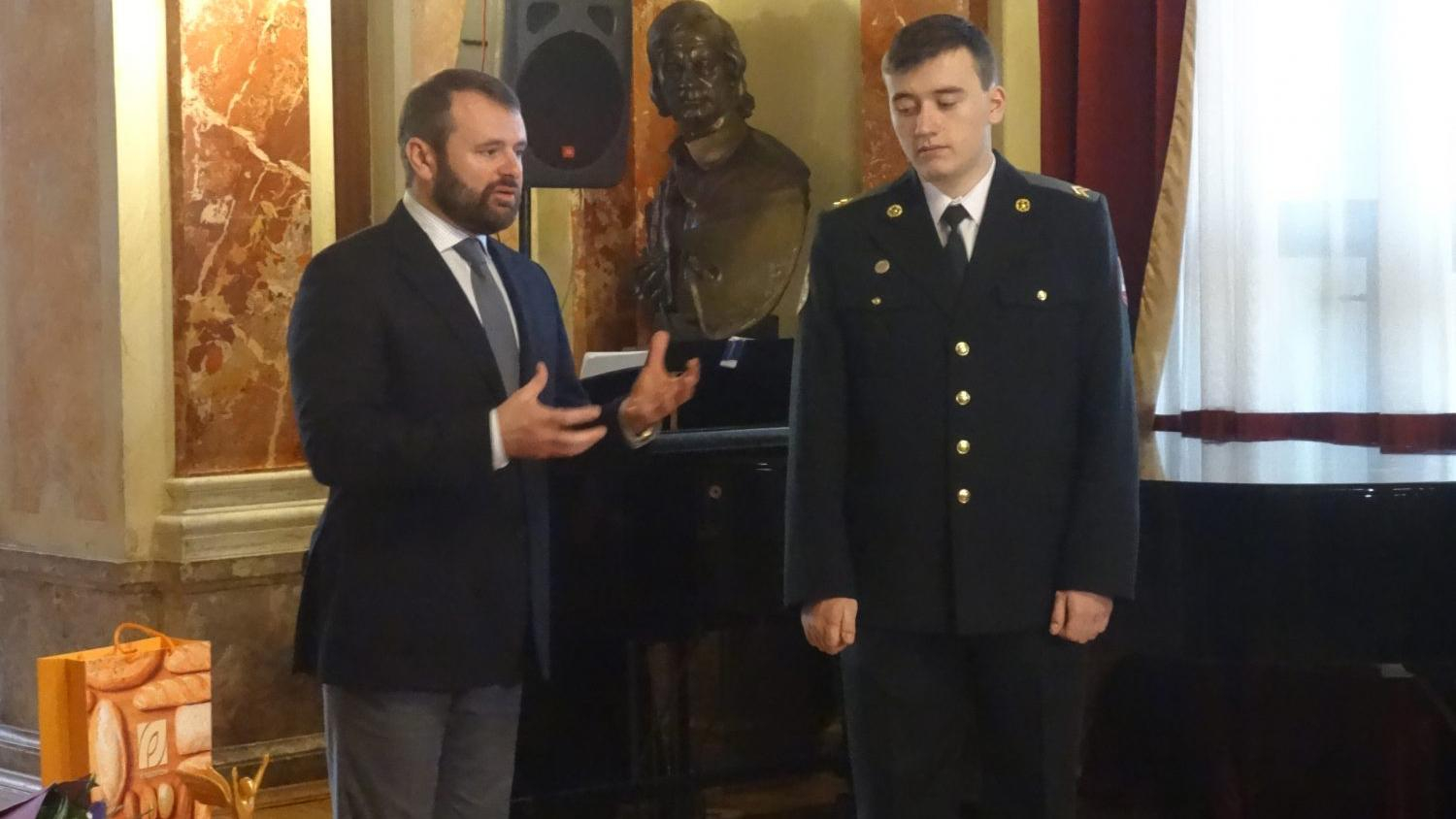 Украинский чемпион мира по стрельбе помог полиции задержать преступника: видео