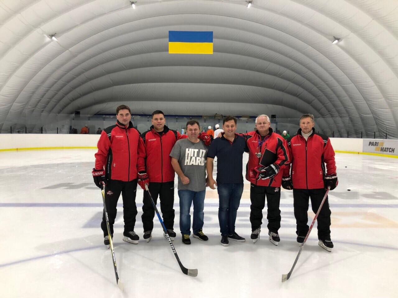 Хоккеисты "Донбасса" испытали лед на новой арене на ВДНХ