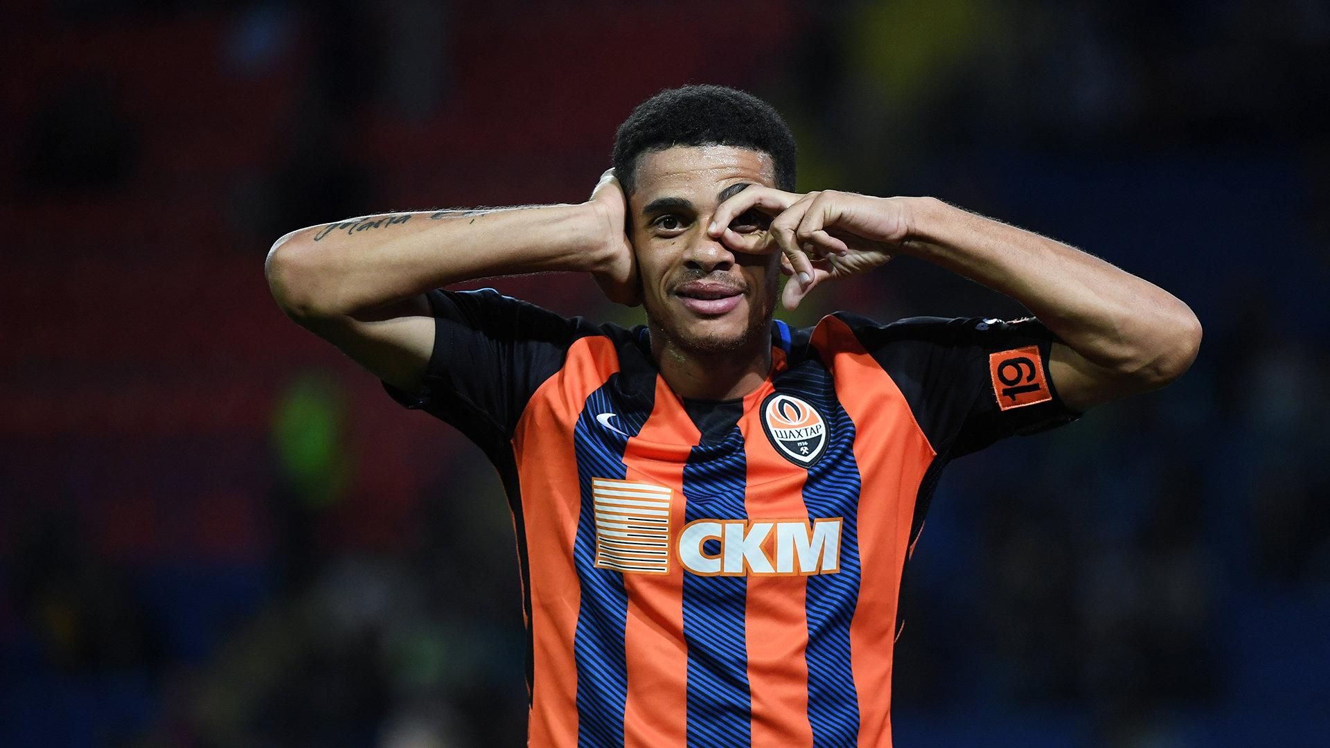 Капітан "Шахтаря" розповів, як вдома тренував незвичне святкування після забитого голу: відео Капітан "Шахтаря" розповів, як вдома тренував незвичне святкування після забитого голу: відео