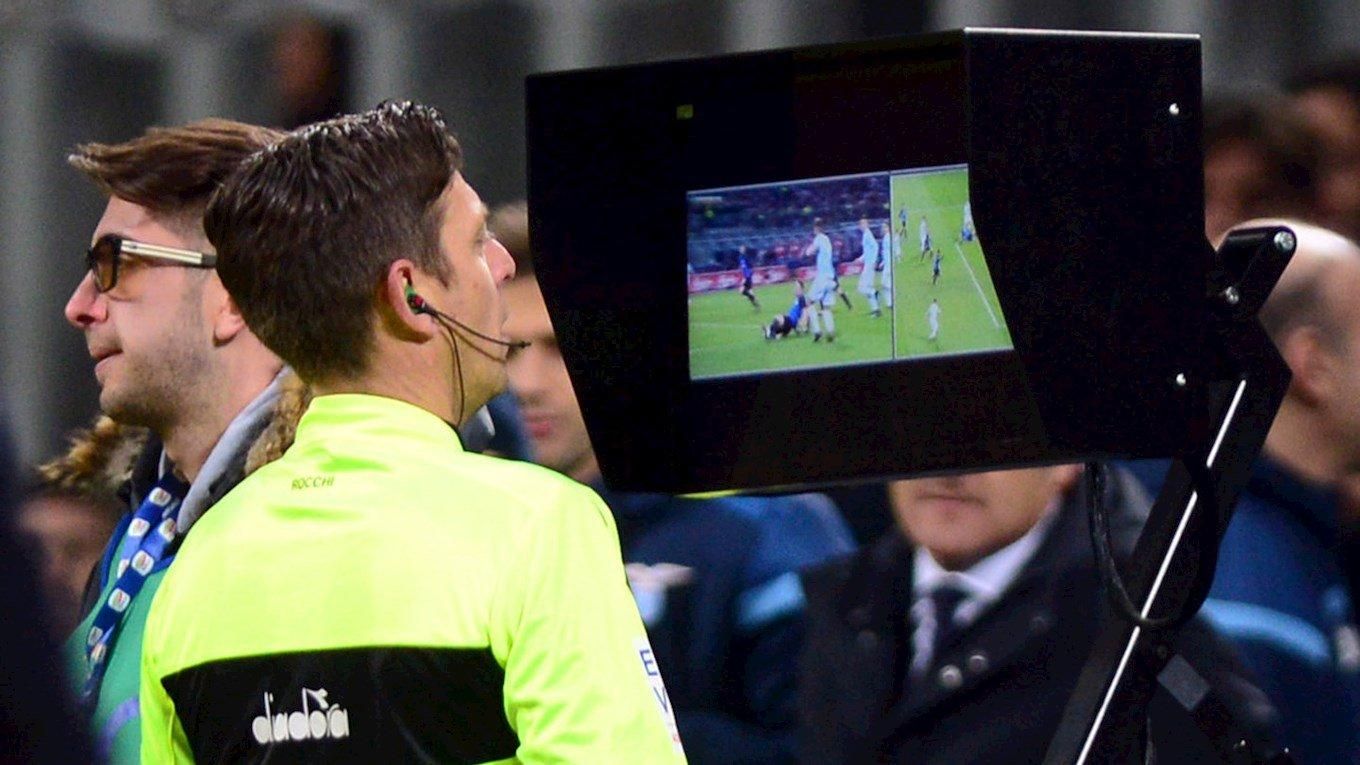 Система видеоповторов VAR появится в Лиге чемпионов со следующего сезона