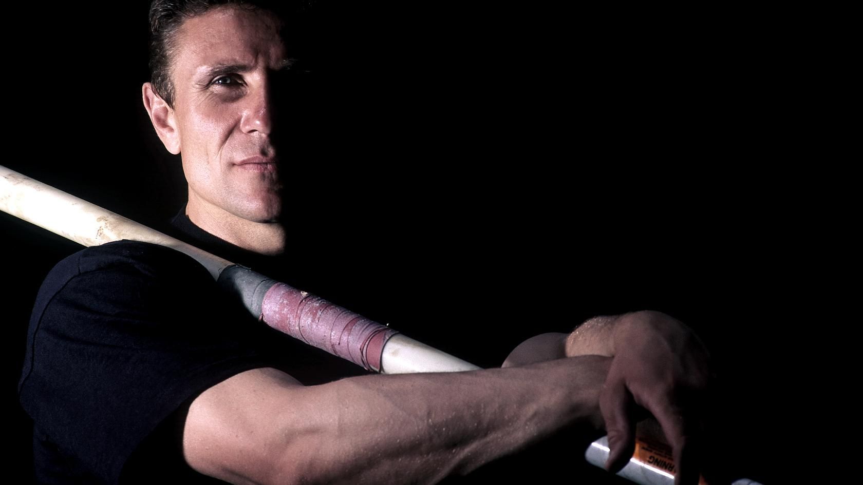 Сьогодні 30-річний ювілей олімпійського "золота" Сергія Бубки: відео як це було Сьогодні 30-річний ювілей олімпійського "золота" Сергія Бубки: відео як це було