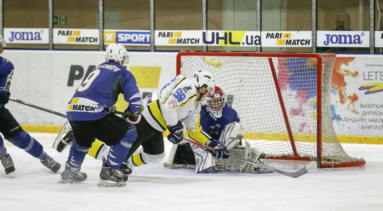 "Динамо" впевнено перемогло "Білий Барс", а "Дніпро" здолав "Крижаних Вовків" "Динамо" впевнено перемогло "Білий Барс", а "Дніпро" здолав "Крижаних Вовків"