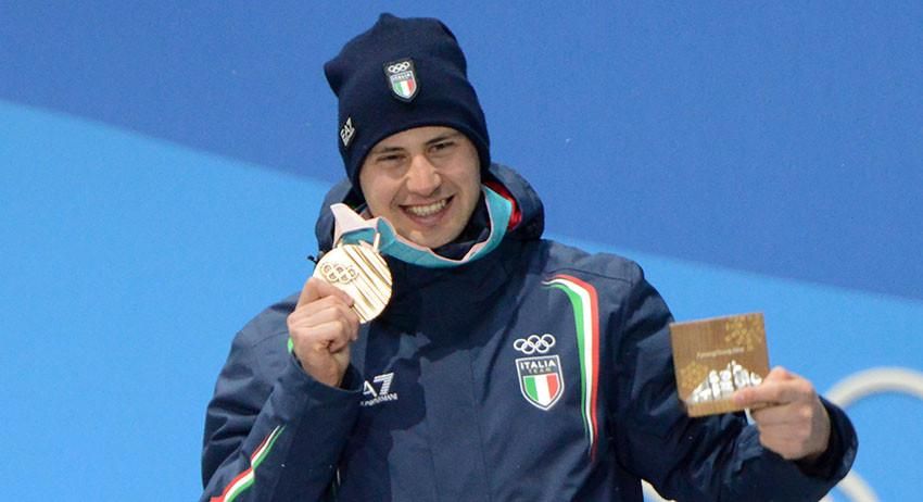 Біатлоніст зробив обручку для своєї нареченої із медалі Олімпіади-2018: зворушливе відео Біатлоніст зробив обручку для своєї нареченої із медалі Олімпіади-2018: зворушливе відео