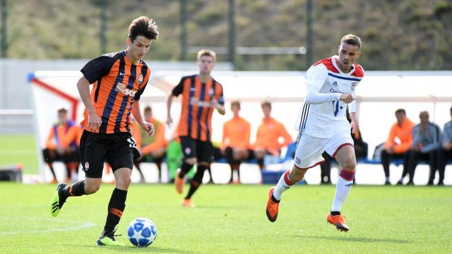 Юношеская команда "Шахтера" уступила "Лиону" во втором туре Лиги УЕФА Юношеская команда "Шахтера" уступила "Лиону" во втором туре Лиги УЕФА