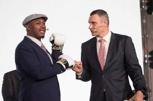 Легендарний Леннокс Льюїс зізнався у любові до Києва Легендарний Леннокс Льюїс зізнався у любові до Києва