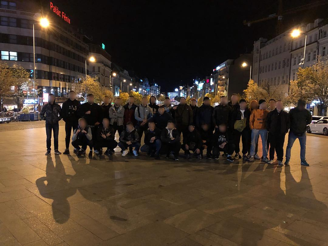 Фанаты "Динамо" устроили массовую драку в Чехии: видео