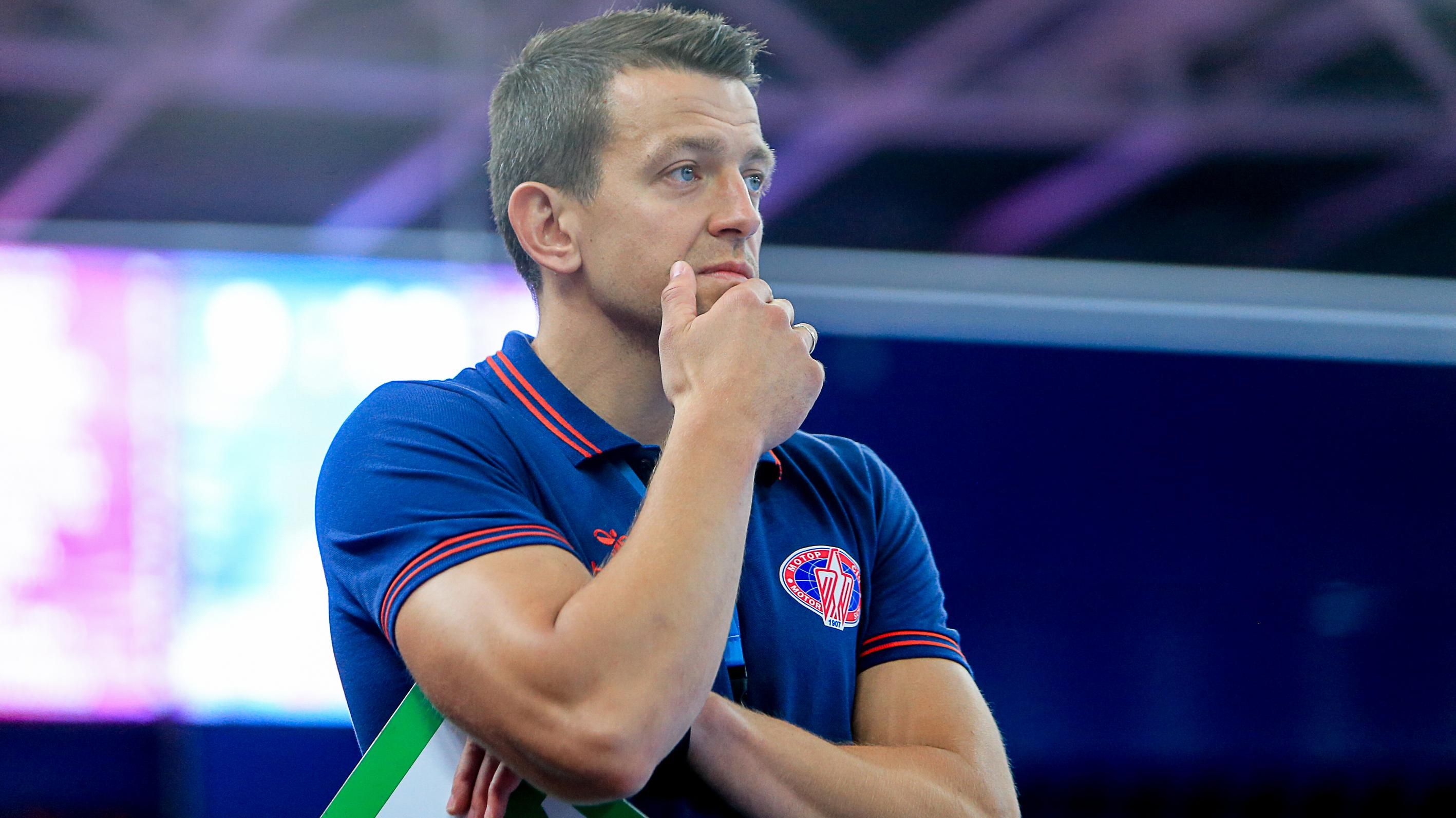 Запорожский "Мотор" уволил главного тренера Запорожский "Мотор" уволил главного тренера