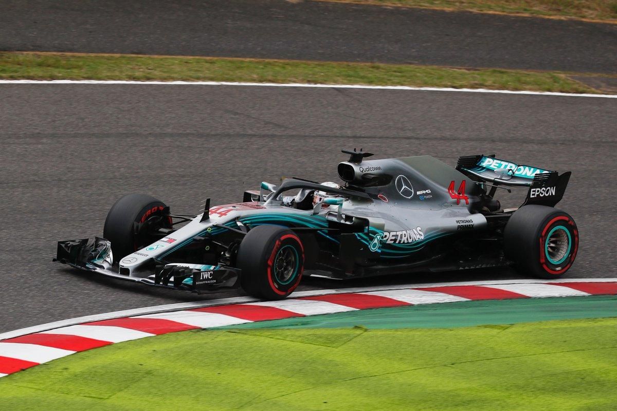 Пилоты Mercedes выиграли квалификацию гран-При Японии, Феттель из-за ошибки стартует 9-ым