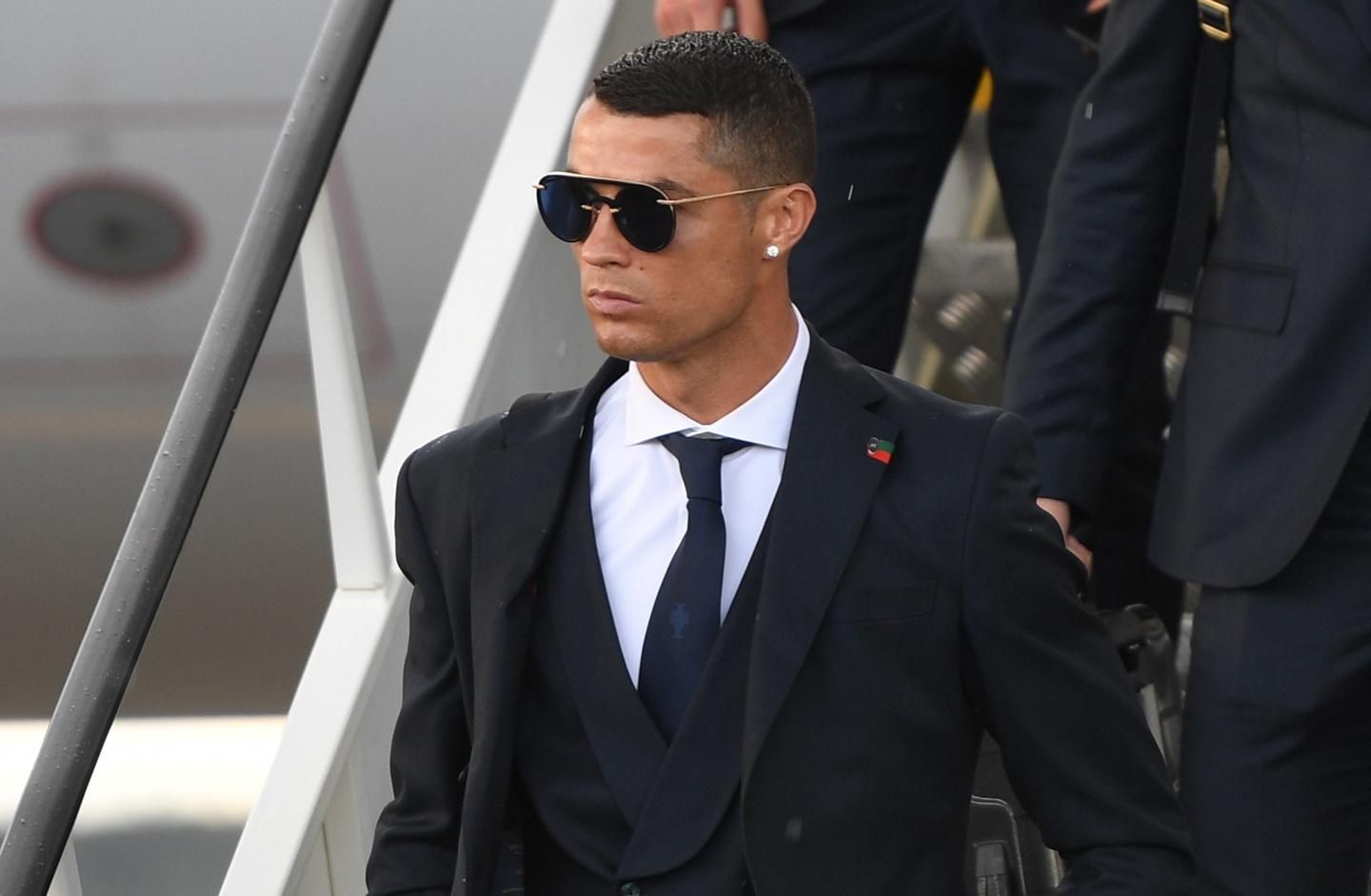 Ще одна дівчина заявила про насильство з боку Кріштіану Роналду Ще одна дівчина заявила про насильство з боку Кріштіану Роналду