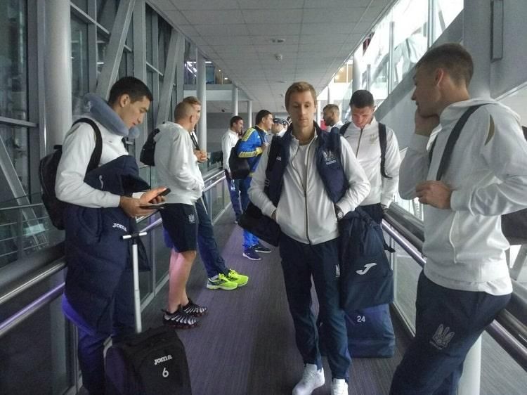 Збірна України вилетіла на товариський матч проти Італії: фото Збірна України вилетіла на товариський матч проти Італії: фото