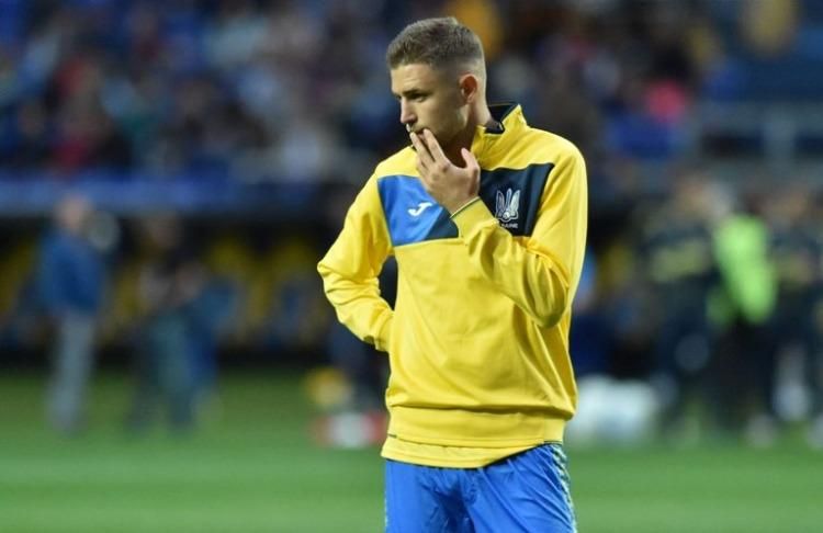 Форвард збірної України Артем Кравець отримав травму перед матчем з Чехією Форвард збірної України Артем Кравець отримав травму перед матчем з Чехією