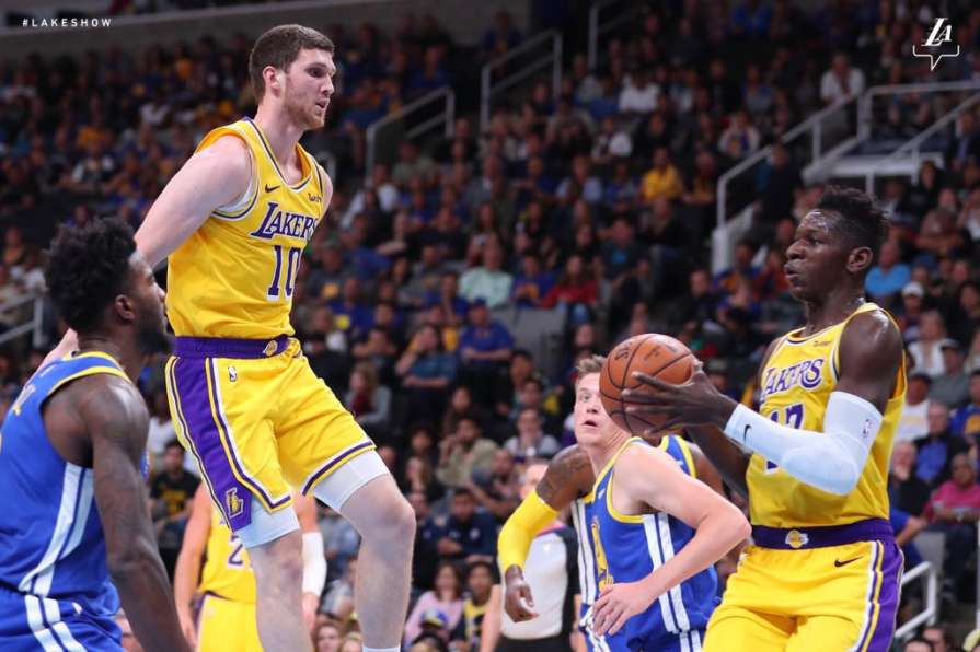 Украинец Михайлюк провел феерический матч в составе "Лейкерс" против чемпионов НБА: видео