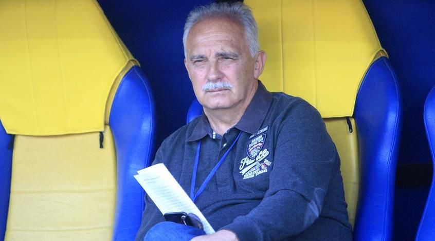 Гендиректор клубу УПЛ виступив проти футболістів-геїв у команді Гендиректор клубу УПЛ виступив проти футболістів-геїв у команді