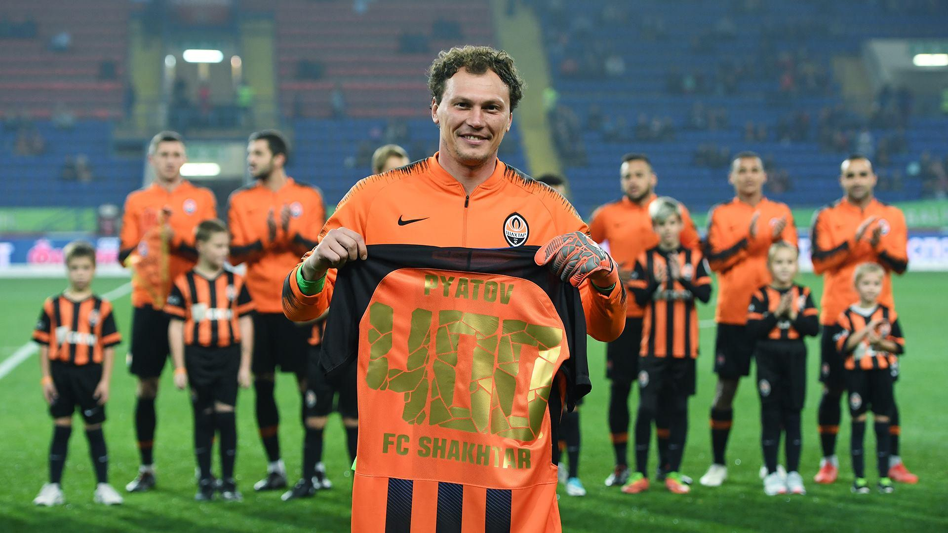 Игроки "Шахтера" необычным способом поздравили Андрея Пятова с 400-м матчем за клуб: видео