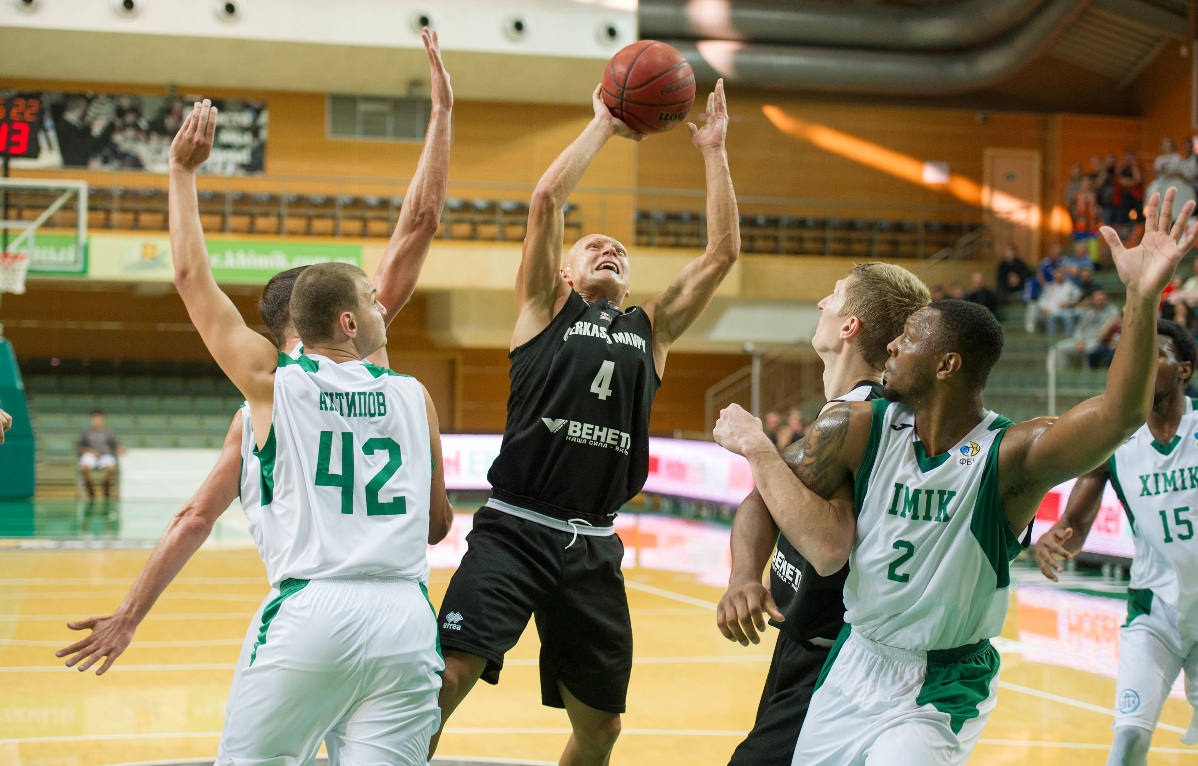 "Химик" уверенно победил "Черкасских Обезьян", "Киев-Баскет" потерпел второе поражение за неделю
