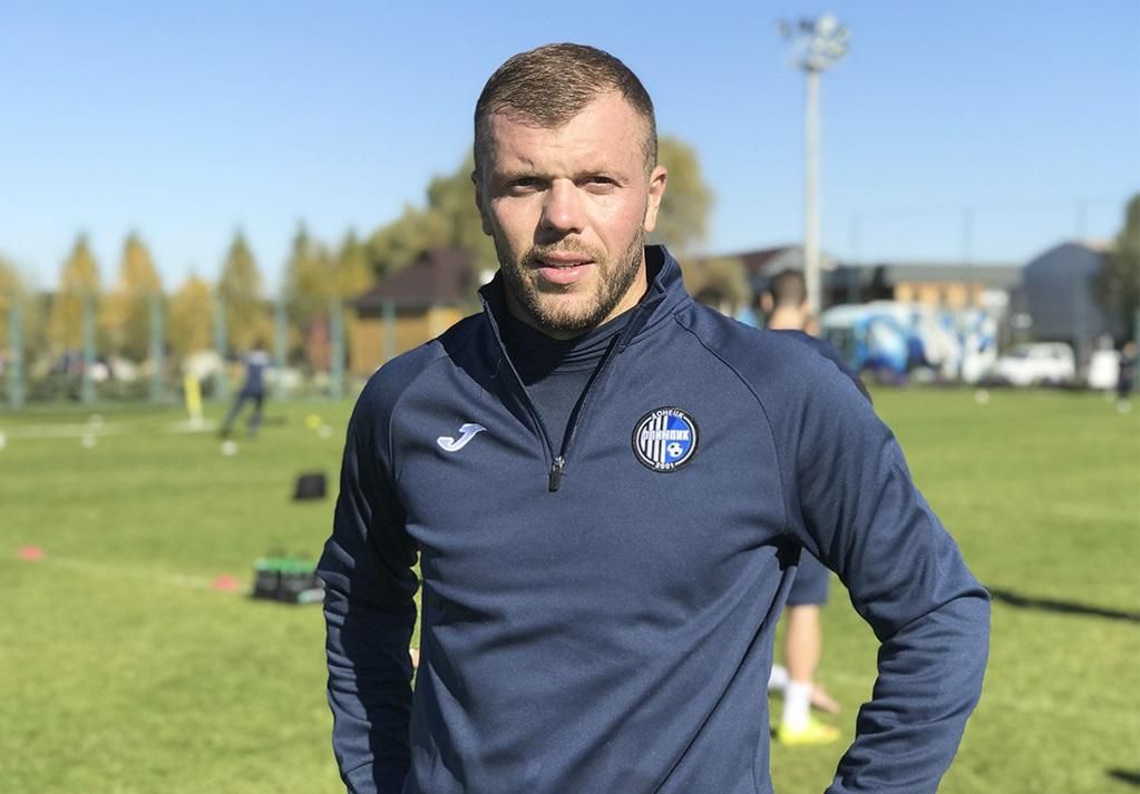 "Гай – сепар": ультрас "Олимпика" встретили новичка клуба жесткими кричалками "Гай – сепар": ультрас "Олимпика" встретили новичка клуба жесткими кричалками