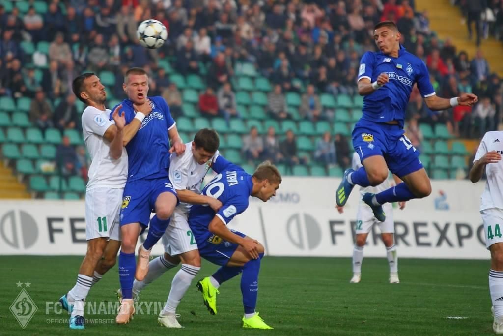 Скандальний матч "Шахтаря", "Динамо" виграє п’яту гру поспіль: головні підсумки 12 туру УПЛ Скандальний матч "Шахтаря", "Динамо" виграє п’яту гру поспіль: головні підсумки 12 туру УПЛ