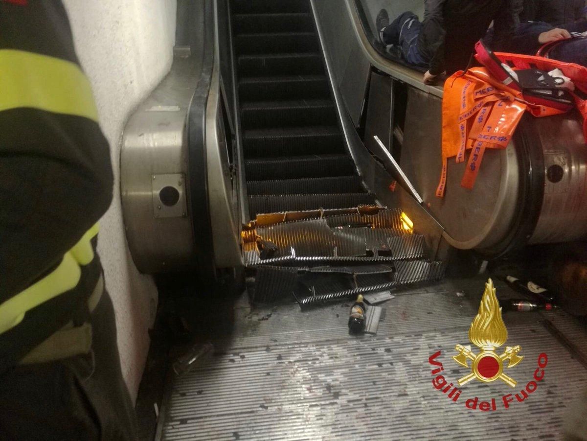 В Риме сломался эскалатор: много пострадавших - видео
