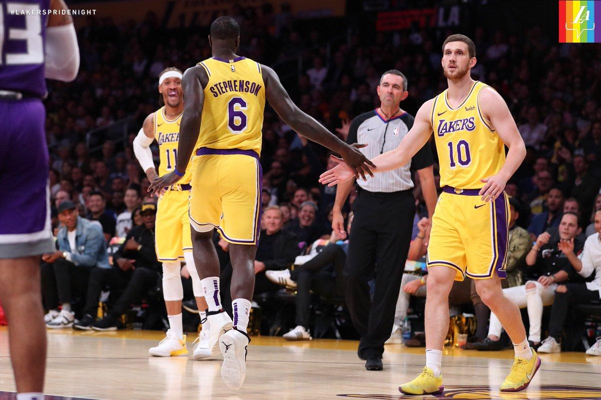 Украинец Михайлюк эффектно реализовал трехочковый бросок," Лейкерс " наконец победили: видео